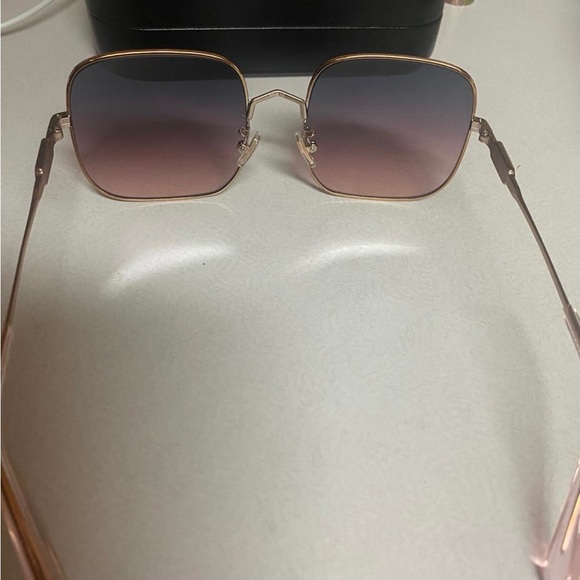 COACH sunglasses - Picture 3 of 4